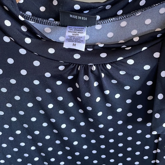 Gorgeous Retrolicious brand, polka dots dress with tie bow on shoulder, Size M - Picture 6 of 9